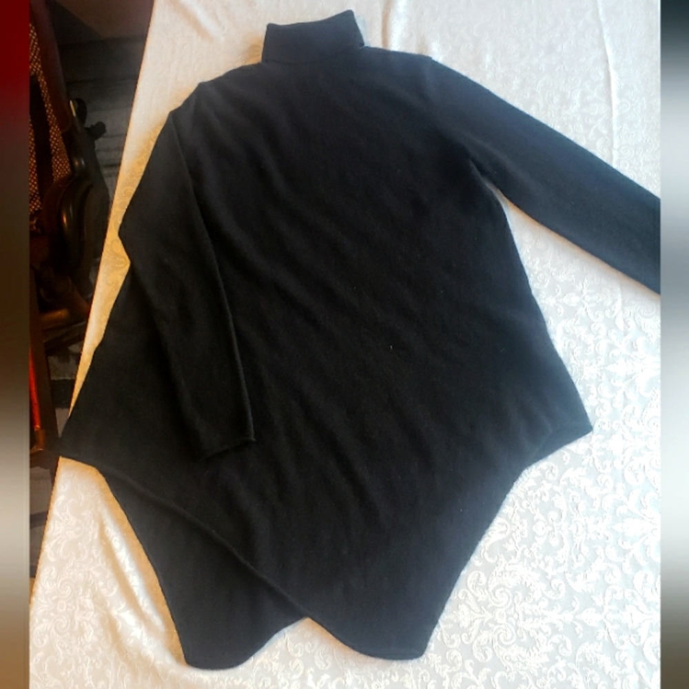 Sweater Turtleneck.  Women's. 100%  Cashmere.